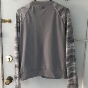 Under Armour- Light grey, camo sleeve zip up